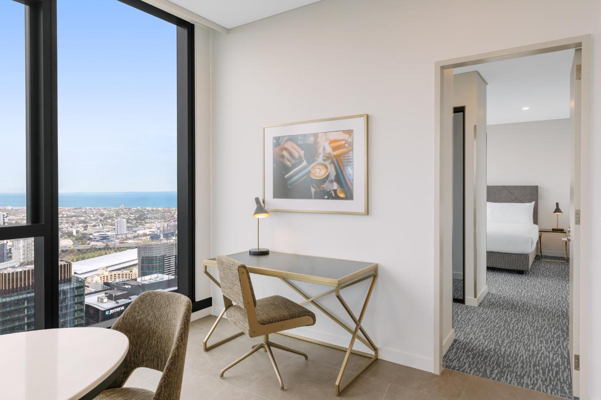 Meriton Suites Melbourne Luaran gambar Interior of a typical apartment