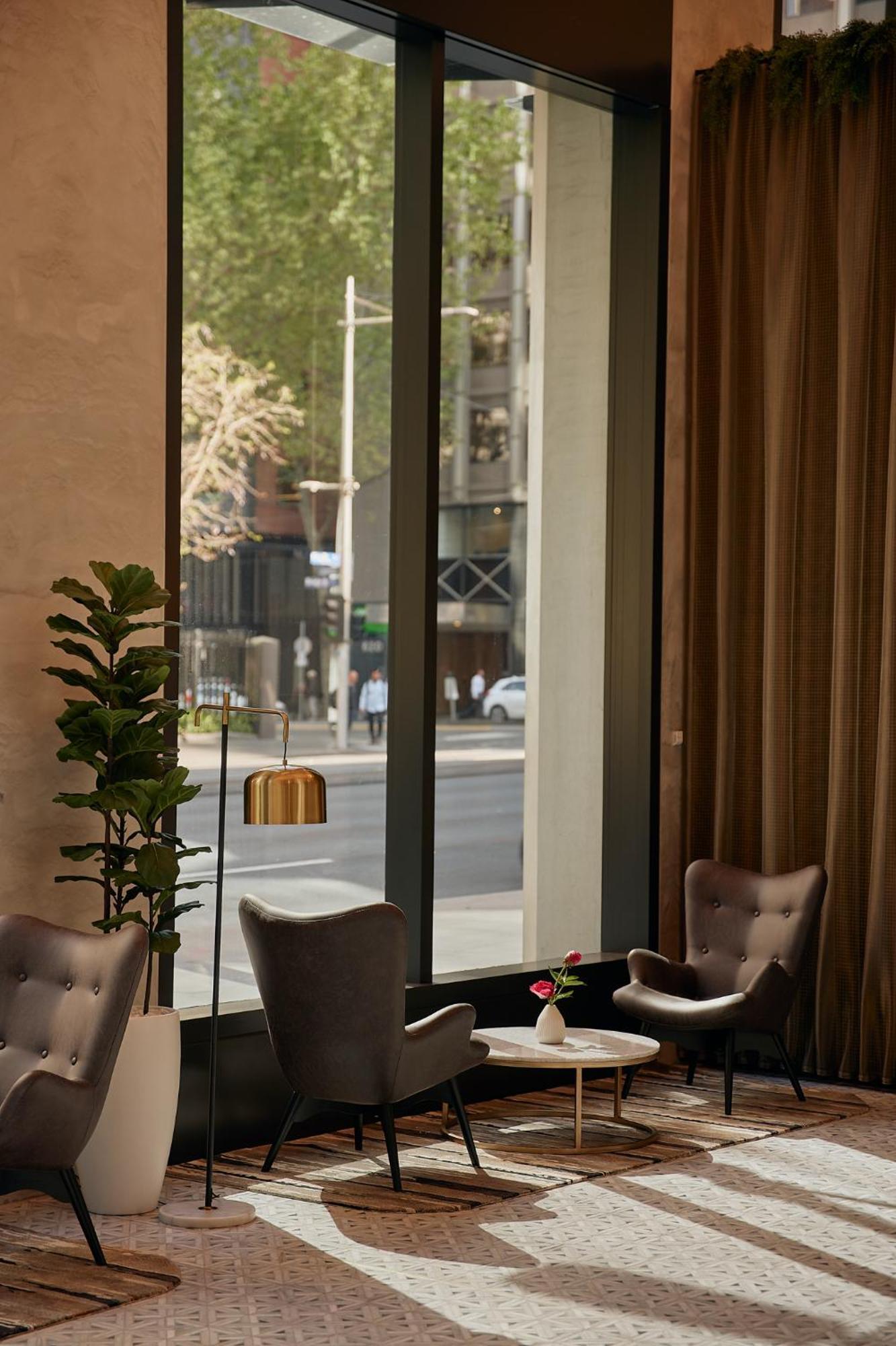 Meriton Suites Melbourne Luaran gambar The interior of the hotel