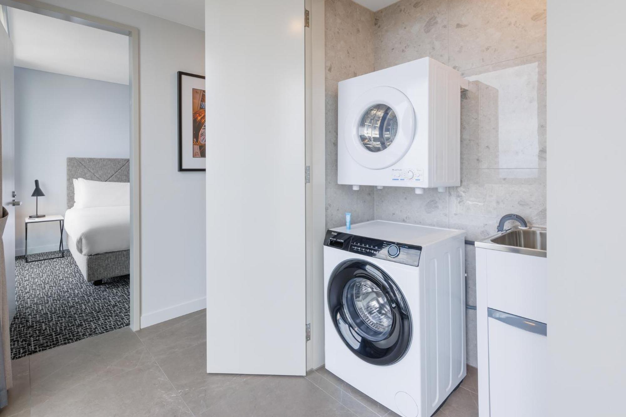 Meriton Suites Melbourne Luaran gambar A washing machine